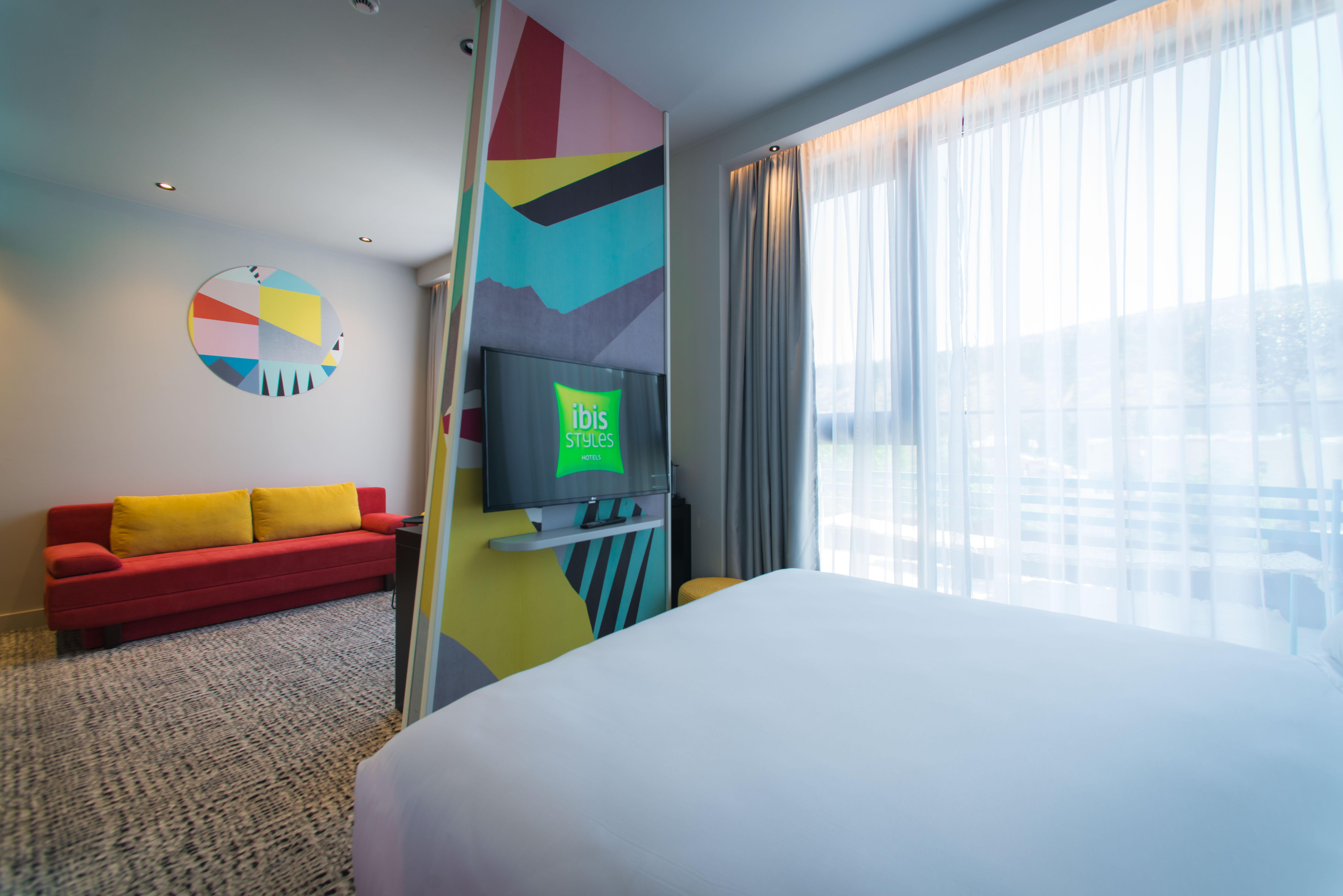 Centre tbilisi. Отель Ибис Тбилиси. Ibis Styles Tbilisi Center Hotel Тбилиси. Ibis budget Tbilisi Center 3*. Novotel Tbilisi Center.